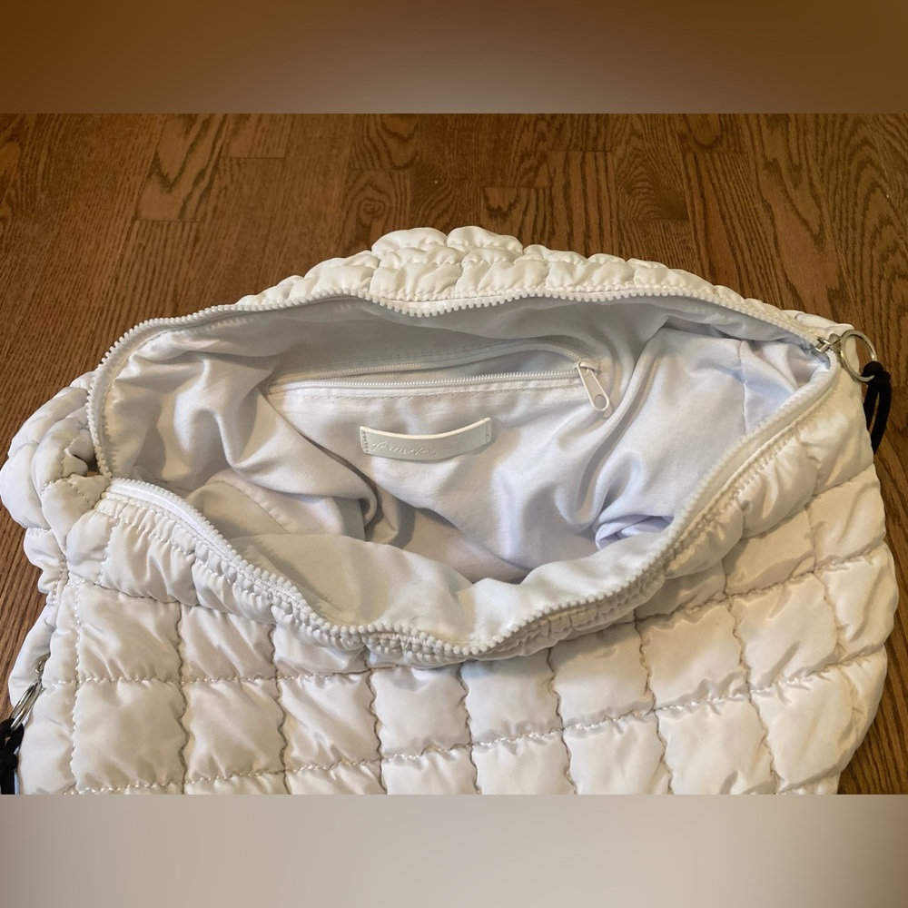 Free People quilted carry all bag, perfect condition - Picture 5 of 11